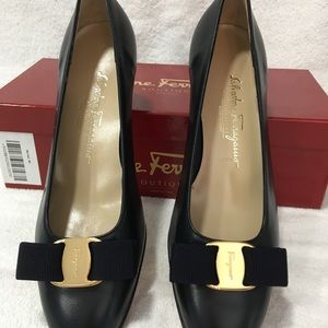 Salvatore Ferragamo Navy Pumps
